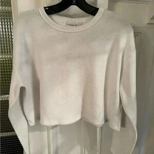 Aritzia Sunday Best white long sleeve cropped pullover women’s size large
